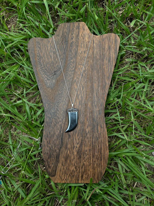 Hemalyke Talon necklace