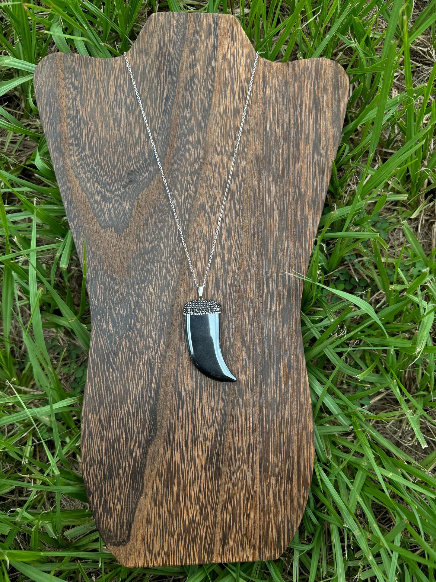Hemalyke Talon necklace