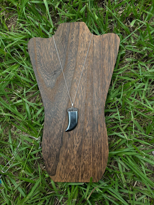 Hemalyke Talon necklace